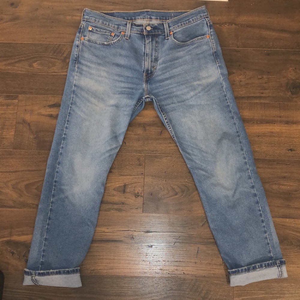 Preowned Levi’s 502 Jeans. Slightly tapered. Medium wash. 32/30 - Picture 5 of 6